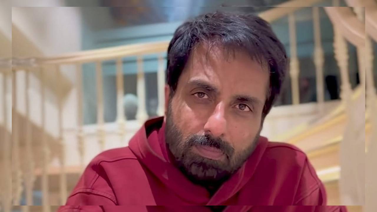 ​दुबई में फंसे लोगों की मदद करेंगे सोनू सूद, मदद पाने के लिए करना होगा एक मैसेज