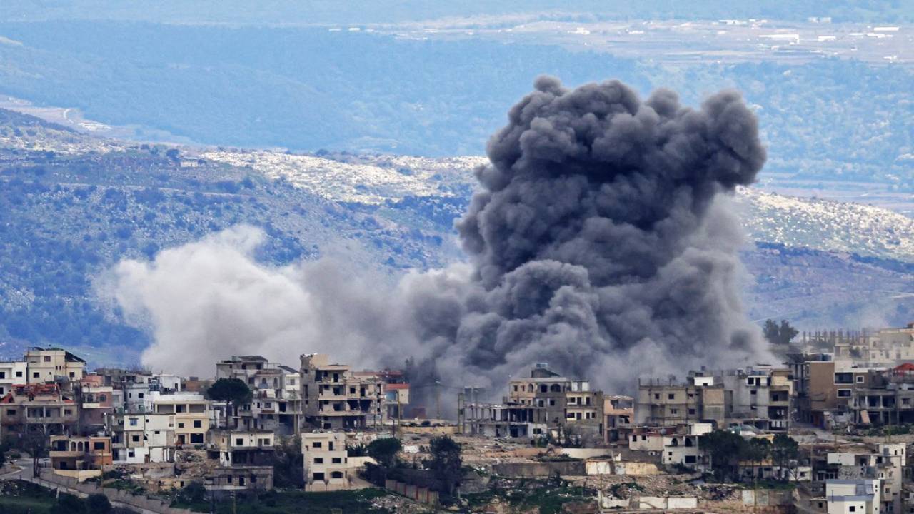 ​मजबूरी में जंग लड़ रहा है ईरान, इजराइली हमले में ईरान के नए सुप्रीम लीडर घायल