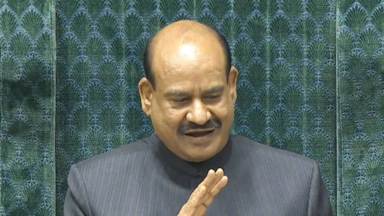 स्पीकर बिरला के खिलाफ लोकसभा में अविश्वास प्रस्ताव पेश, गोगोई ने कहा- सरकार कमजोर