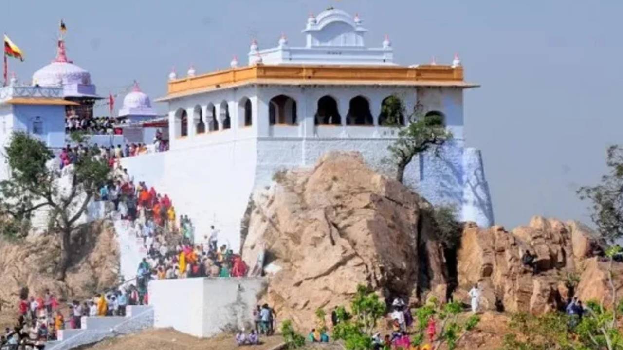 ​Sheetala Ashtami 2026: कल मनाया जाएगा बसौड़ा, जानें पूजा का शुभ मुहूर्त