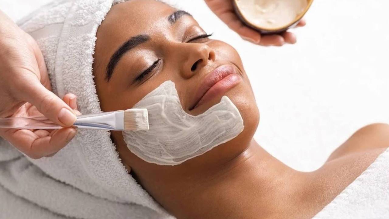 ​ग्लोइंग स्किन पाने के लिए करें ये काम, 7 दिन में दिखेगा असर