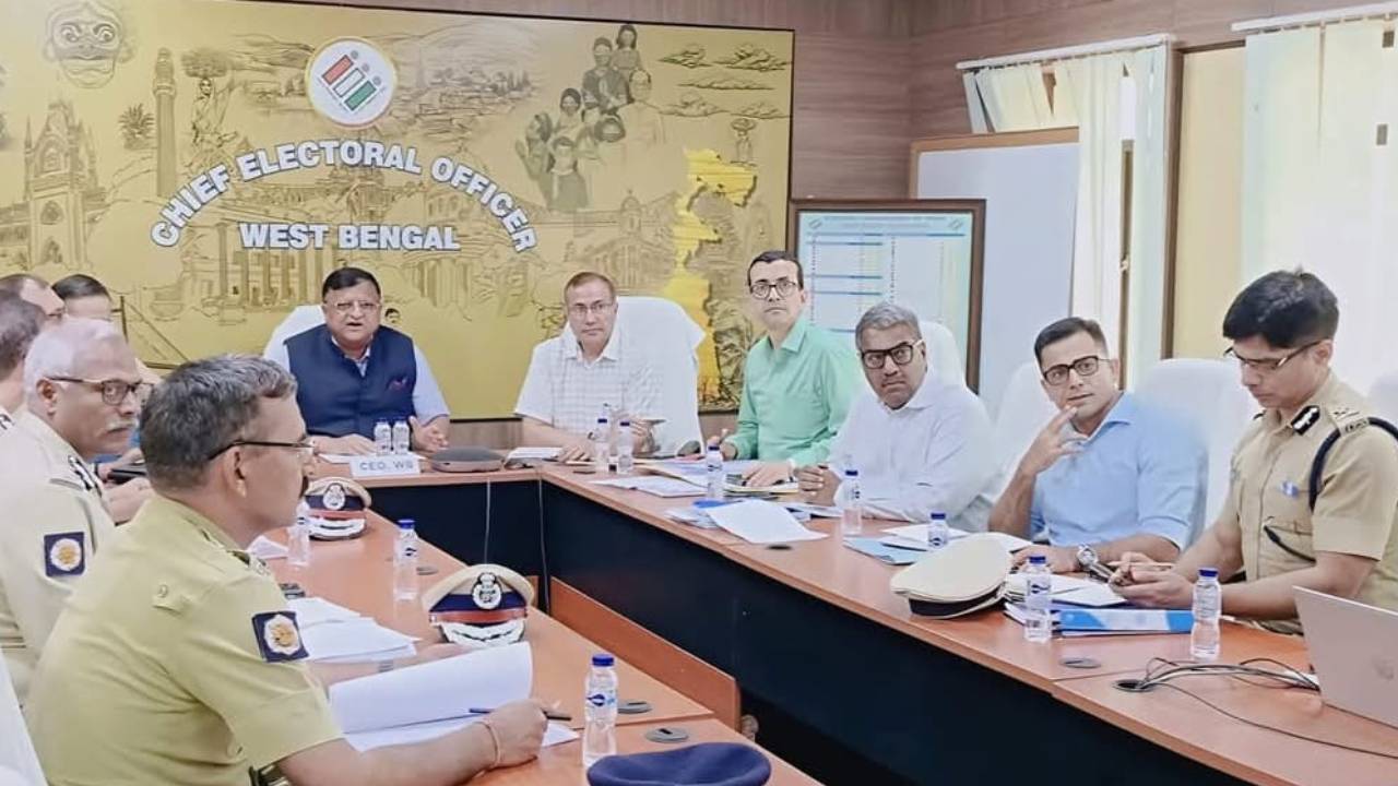 ​सुरक्षा और निष्पक्षता पर सख्त नजर, विशेष पर्यवेक्षक ने की उच्चस्तरीय समीक्षा