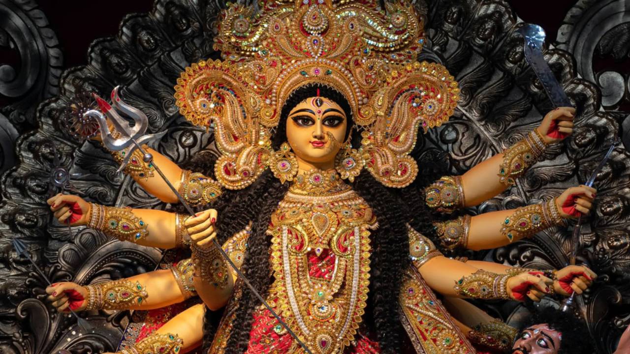 चैत्र नवरात्र में करें ये खास उपाय, मां दुर्गा की होगी कृपा