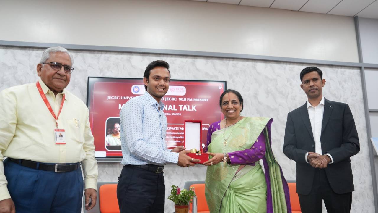 जेइसीआरसी यूनिवर्सिटी में युवाओं को मिला सफलता और उद्यमिता का नया मंत्र