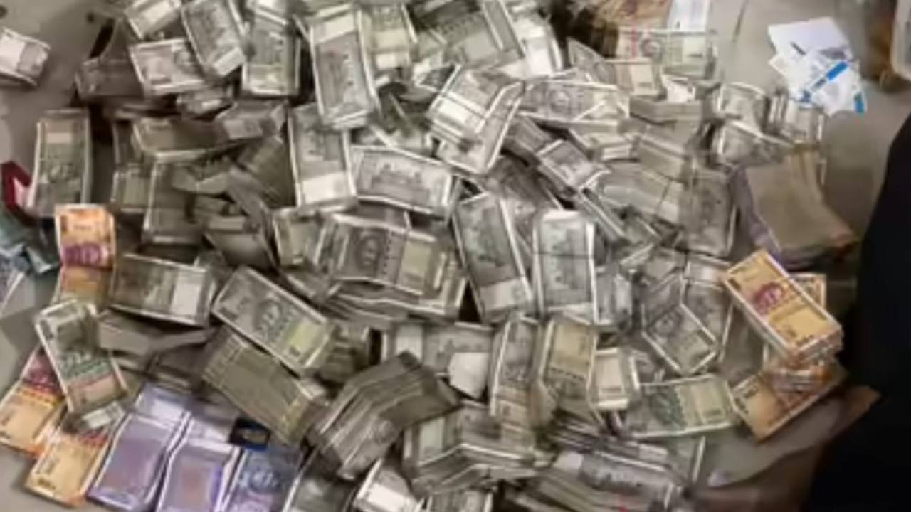 ​बंगाल में दो जगहों से लाखों की नकदी जब्त