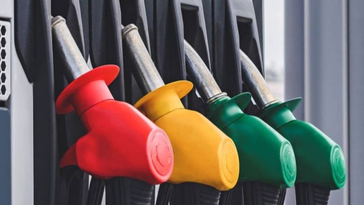 ​ईरान जंग के चलते प्रीमियम पेट्रोल ₹2.35 प्रति लीटर महंगा हुआ, सामान्य पेट्रोल की कीमत स्थिर