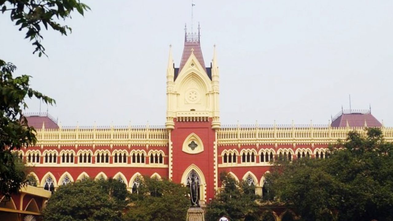 बंगाल में तबादलों पर महाघमासान, आयोग के फैसले को हाईकोर्ट में खुली चुनौती