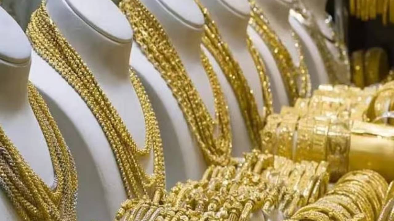 ​सोना ₹12 हजार और चांदी में ₹31 हजार की गिरावट, ईरान जंग के कारण हुआ सस्ता