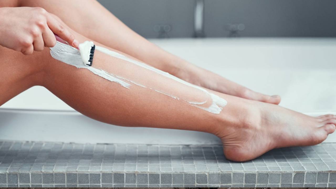 ​बिना वैक्सिंग-शेविंग के आसानी से हटाए हाथ-पैरों के बाल, अपनाएं ये आसान तरीके