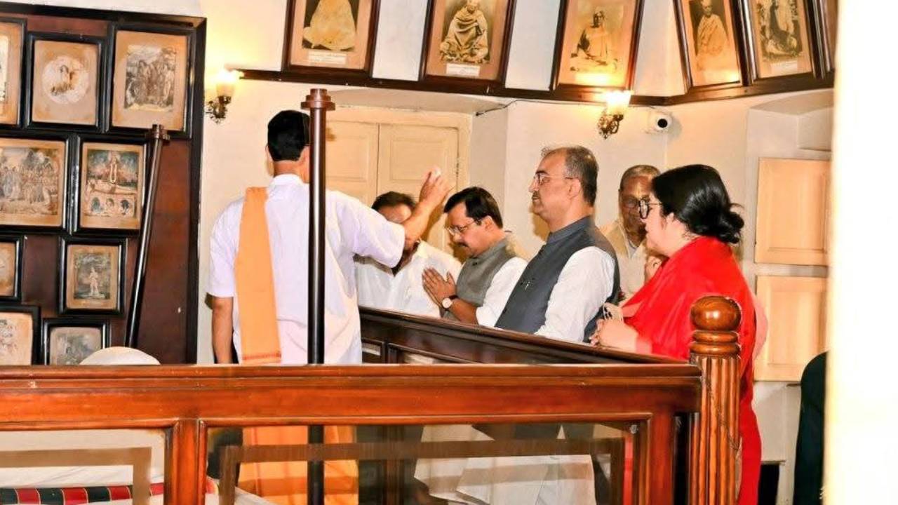 ​दक्षिणेश्वर में नितिन नवीन का दर्शन, आध्यात्मिक ऊर्जा से जुड़कर दिया एकता और समरसता का संदेश