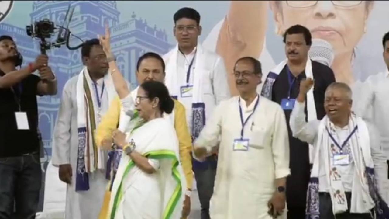 ​पांडवेश्वर से ममता की हुंकार, “कौरव बनाम पांडव” की जंग में भाजपा पर तीखा हमला