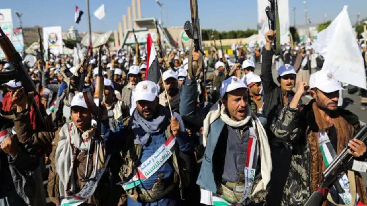 ​ईरान और इजराइल जंग में हुई हूती विद्रोही की एंट्री, इजराइल पर दागी बैलिस्टिक मिसाइल