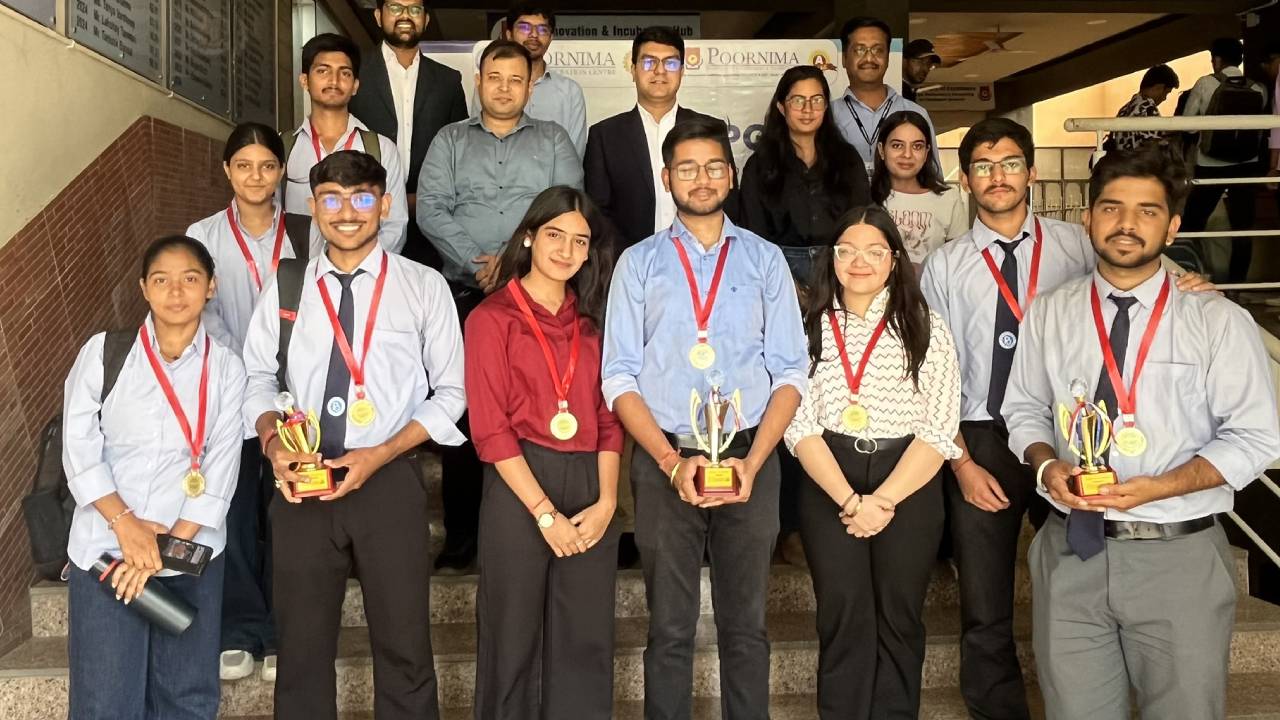 टेकाथॉन में स्टूडेंट्स ने प्रस्तुत किए इनोवेटिव आइडियाज