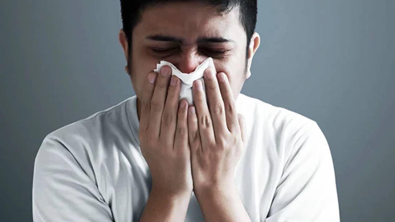 बलगम की समस्या को खत्म करने के लिए शहद में मिलाकर खाएं ये चीजें