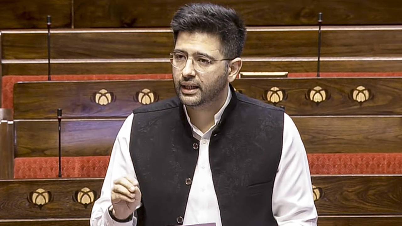 ​AAP के एक्शन पर राघव चड्ढा का बड़ा रिएक्शन, जल्द होगा बड़ा धमाका