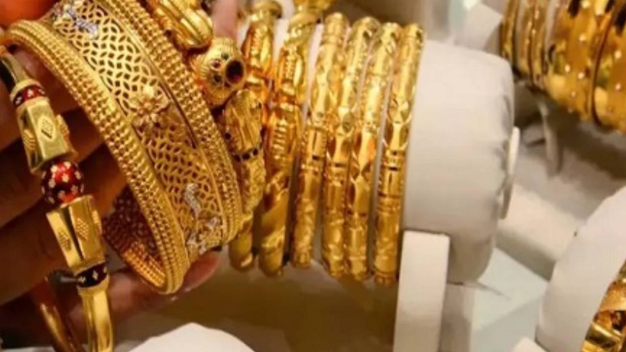 ​सोना ₹2 हजार और चांदी ₹3 हजार हुई सस्ती,  देखें अपने शहर के दाम