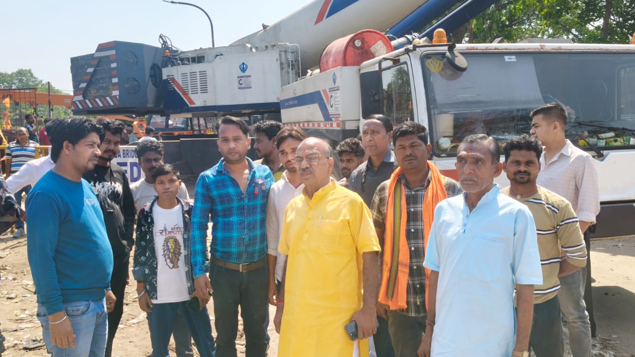 ​कुल्टी में लोको पुल बंद, 24 घंटे में राहत का भरोसा