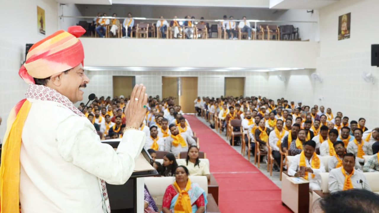 ​कर्मचारियों के हितों के समाधान को सरकार प्रतिबद्ध : गोपाल शर्मा