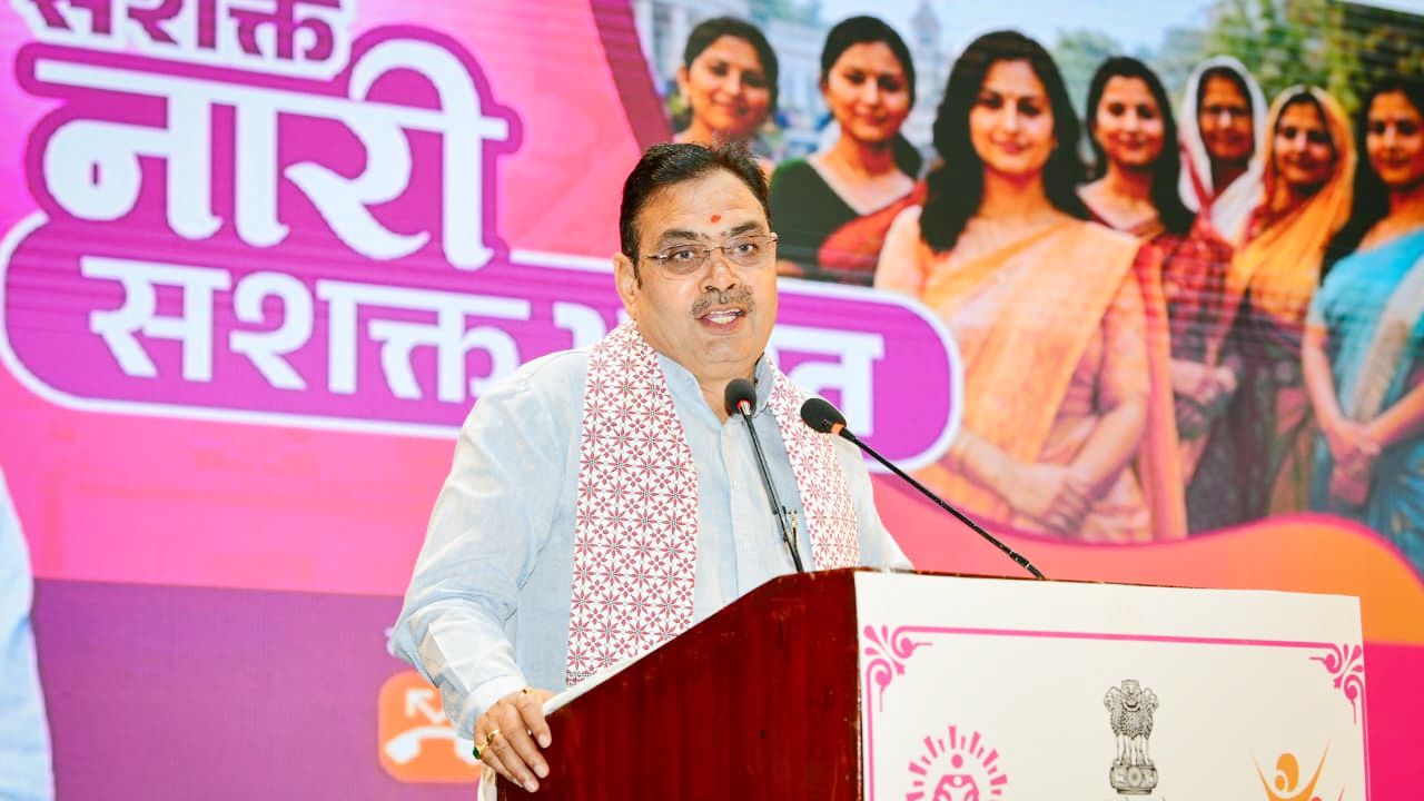 आधी आबादी की राजनीति में बढ़ेगी सहभागिता, संसद और विधानसभा में महिलाओं को मिलेगा 33 प्रतिशत आरक्षण