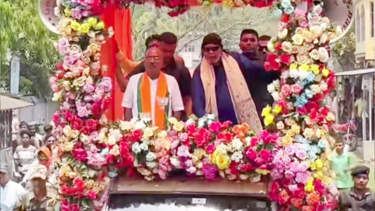 ​भाजपा की शक्ति प्रदर्शन, मिथुन चक्रवर्ती की मौजूदगी में भव्य रोड शो