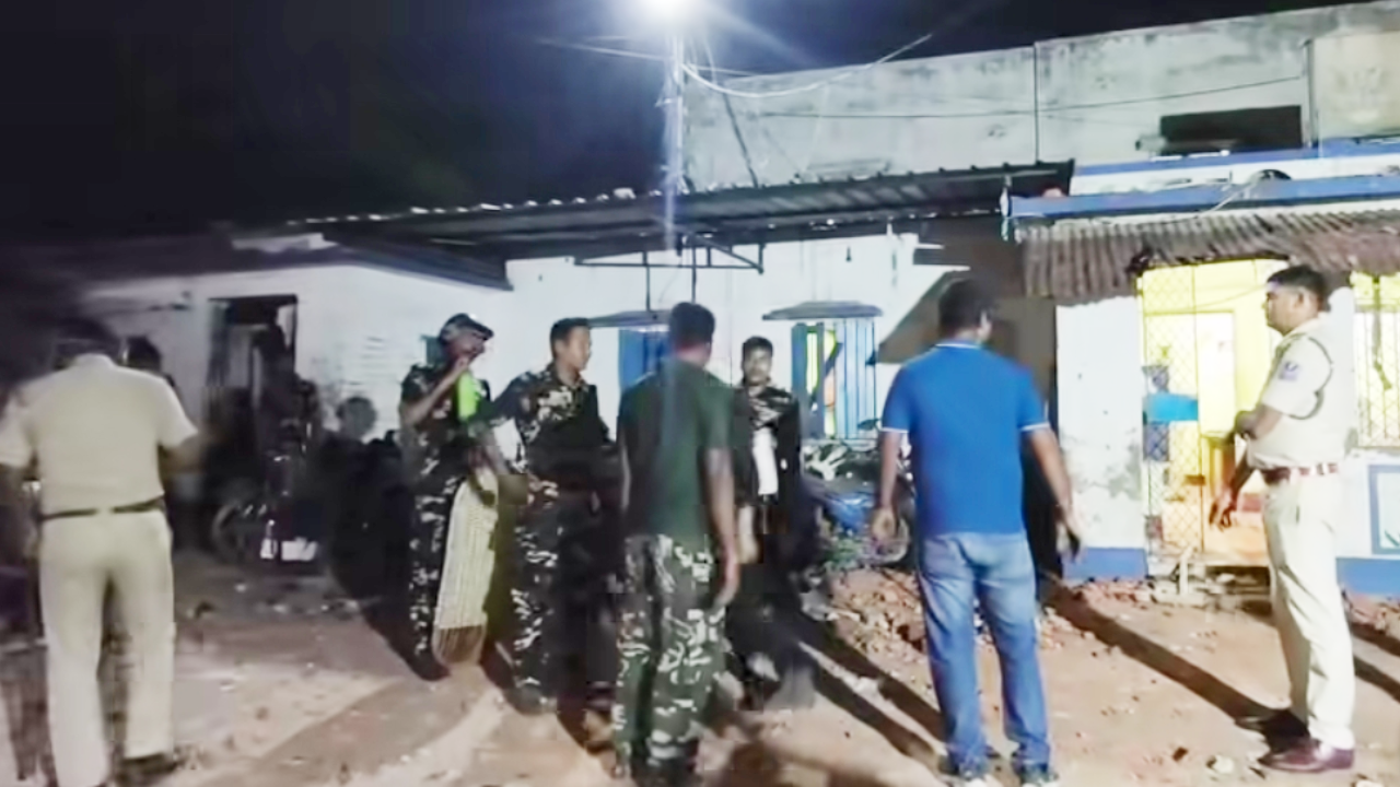 ​आसनसोल में लाउडस्पीकर विवाद पर बवाल, पुलिस गाड़ी पर हमले के बाद प्रशासन सख्त