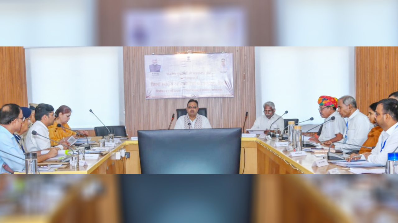 बांसवाड़ा में CM भजनलाल का सख्त संदेश: अवैध धर्मांतरण और राजनीति करने वाले सरकारी कर्मचारियों पर होगी कड़ी कार्रवाई