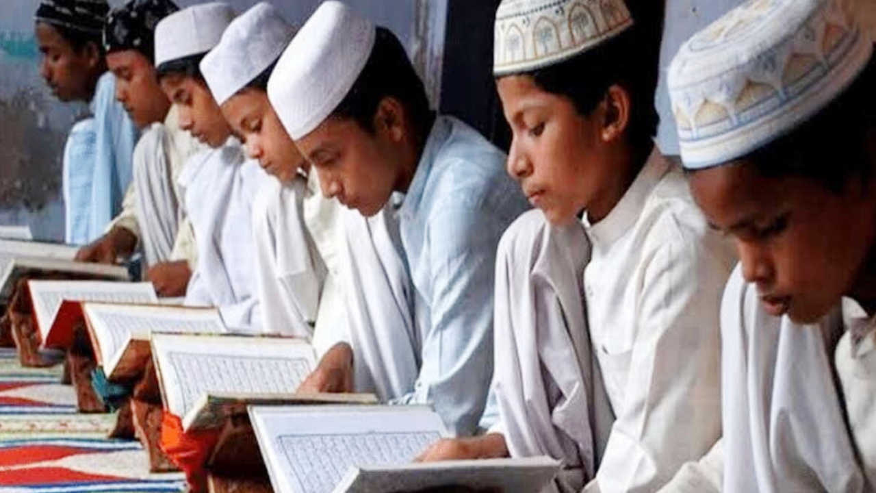 ​बंगाल सरकार का ऐतिहासिक निर्णय : अब स्कूलों से लेकर मदरसों तक अनिवार्य होगा ‘वंदे मातरम्’