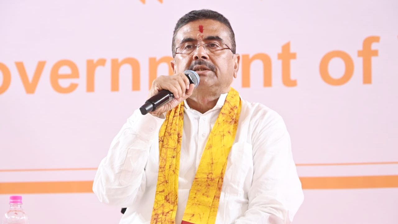 दुर्गापुर में CM शुभेंदु अधिकारी का हाई अलर्ट दौरा: अफसरों को सख्त संदेश, विकास और कानून व्यवस्था पर बड़ा एक्शन प्लान