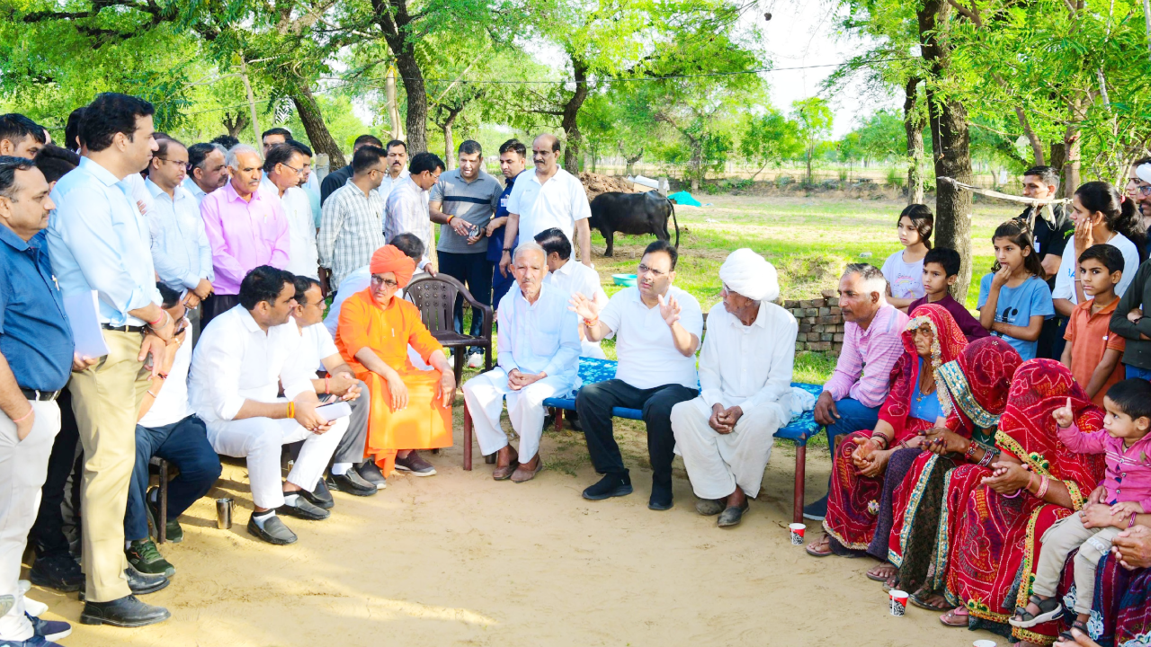 चौपाल से चला विकास का बुलडोजर, CM भजनलाल शर्मा ने रात गांव में बिताई और सुबह लिया विकास का फीडबैक