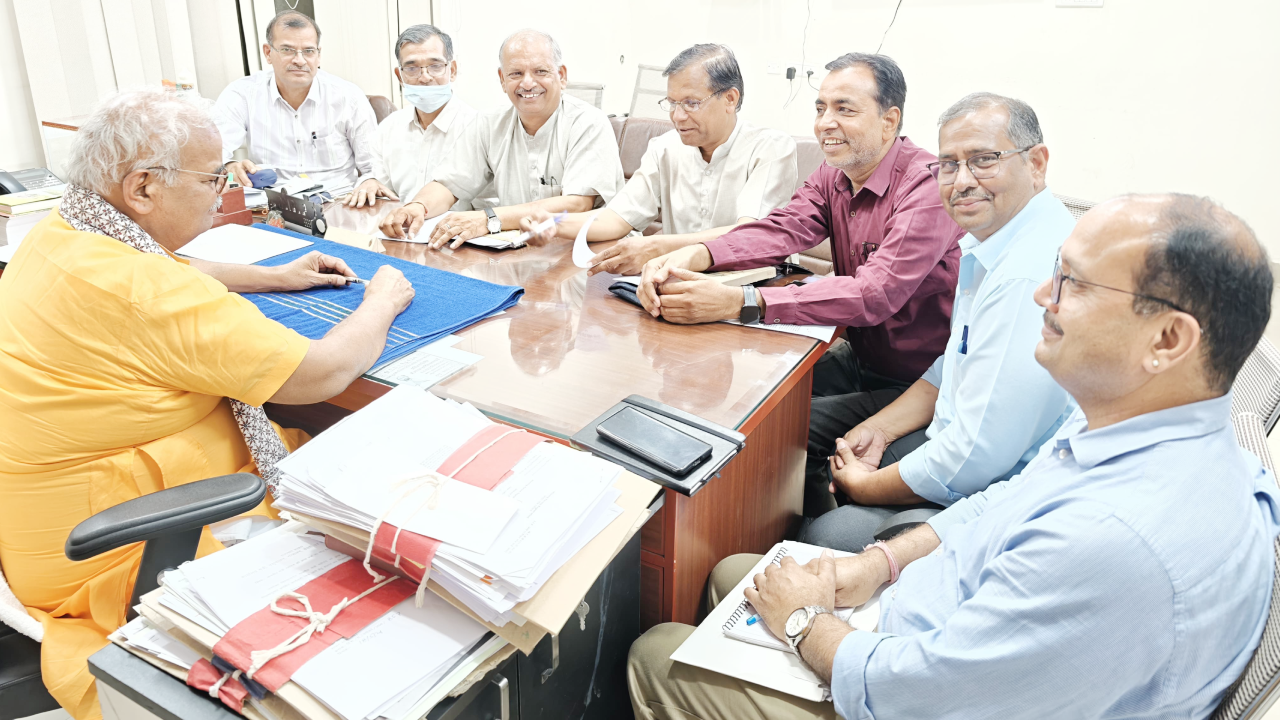 शिक्षकों के संघर्ष की जीत, राजस्थान सरकार ने सत्र, अवकाश और तबादलों पर दिखाई नरमी
