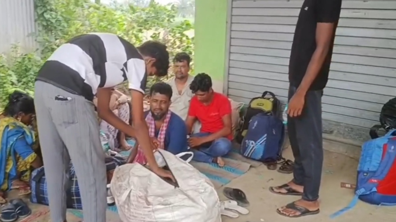 ​सीमा पर बढ़ी हलचल, ‘होल्डिंग सेंटर’ नीति के बाद हाकिमपुर बॉर्डर पर जुटे संदिग्ध बांग्लादेशी