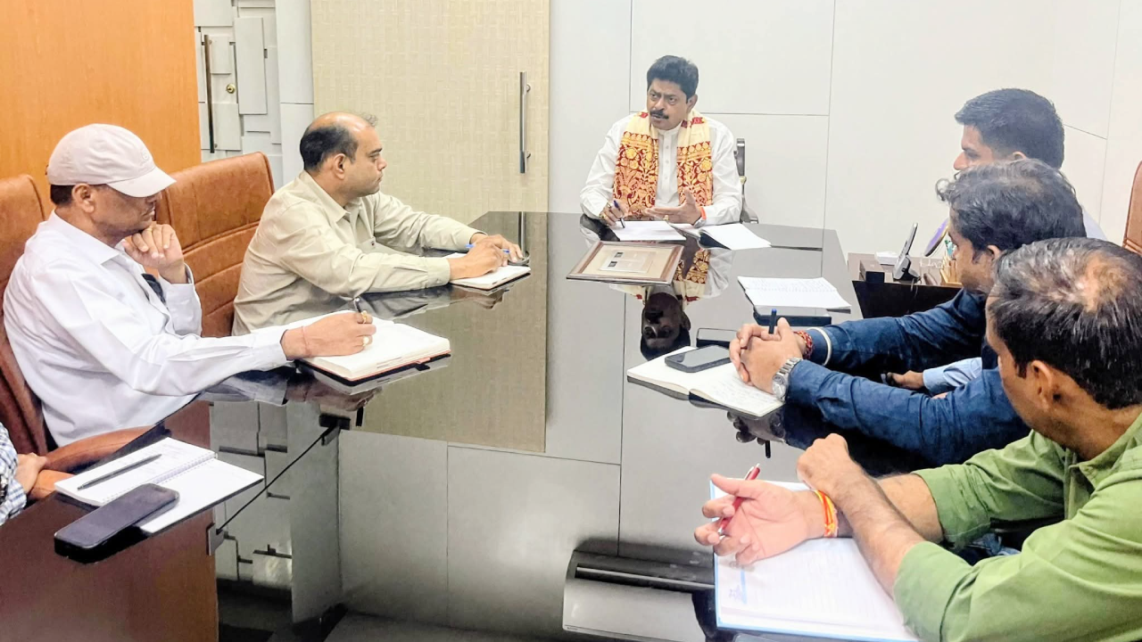 “बारिश में जनता नहीं होगी परेशान”- गोपाल शर्मा ने अधिकारियों की लगाई क्लास