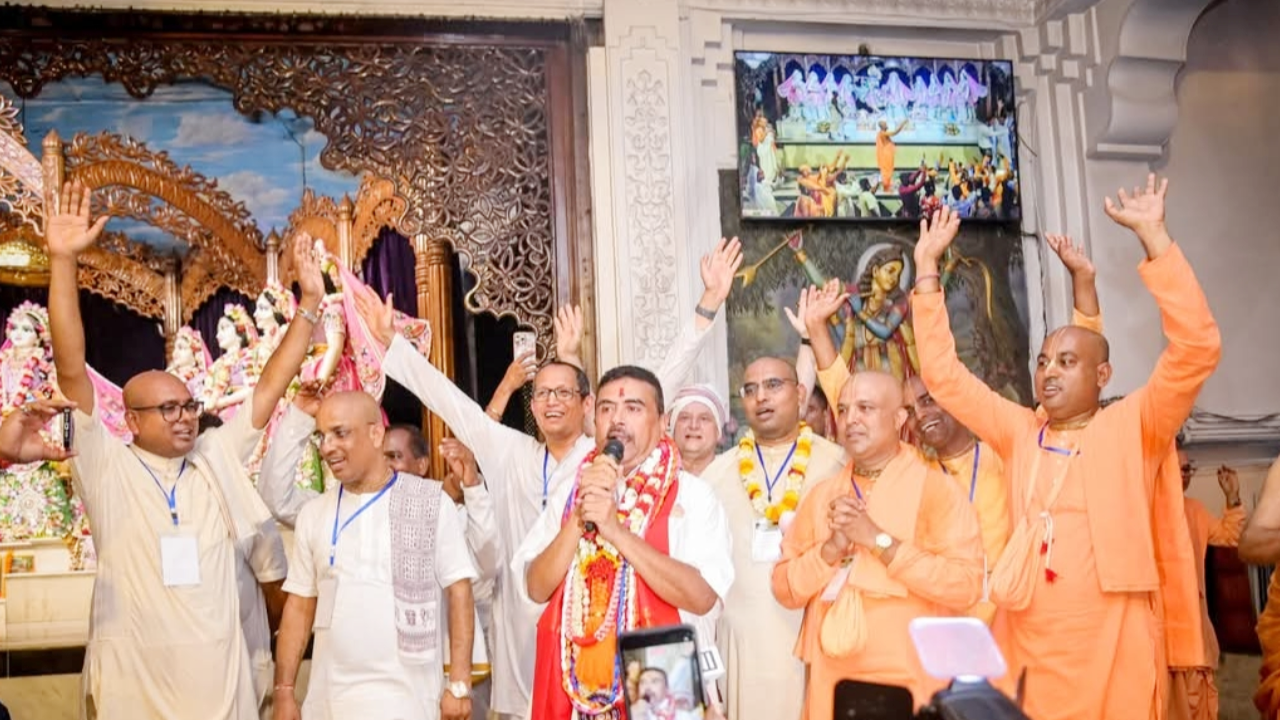 बकरीद के दिन मायापुर पहुंचे मुख्यमंत्री शुभेंदु अधिकारी, गौ सेवा और सनातन संस्कृति का दिया संदेश
