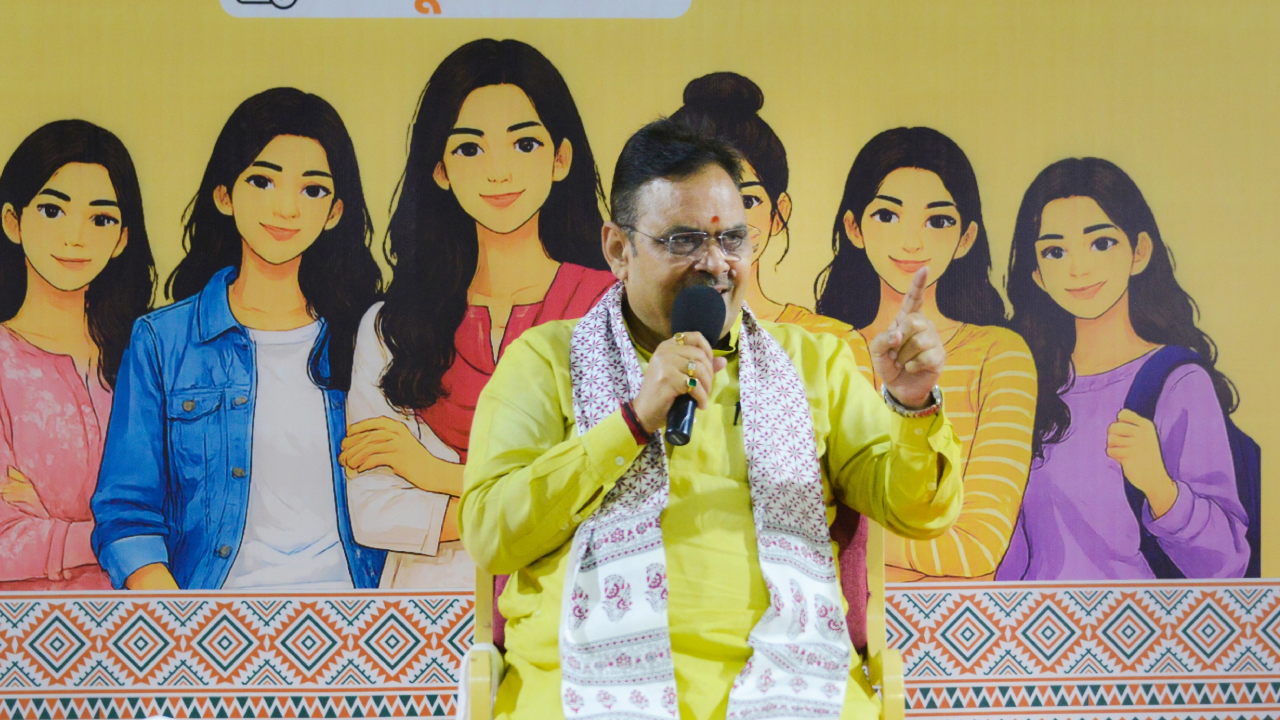 4 लाख नौकरियां, दिन में बिजली और जल परियोजनाएं... भजनलाल ने खोला विकास का ब्लूप्रिंट
