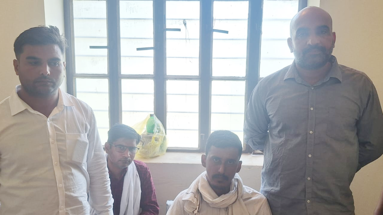 इंतकाल दर्ज करने के बदले मांगी रिश्वत, ACB ने पटवारी को 15 हजार लेते रंगे हाथ दबोचा