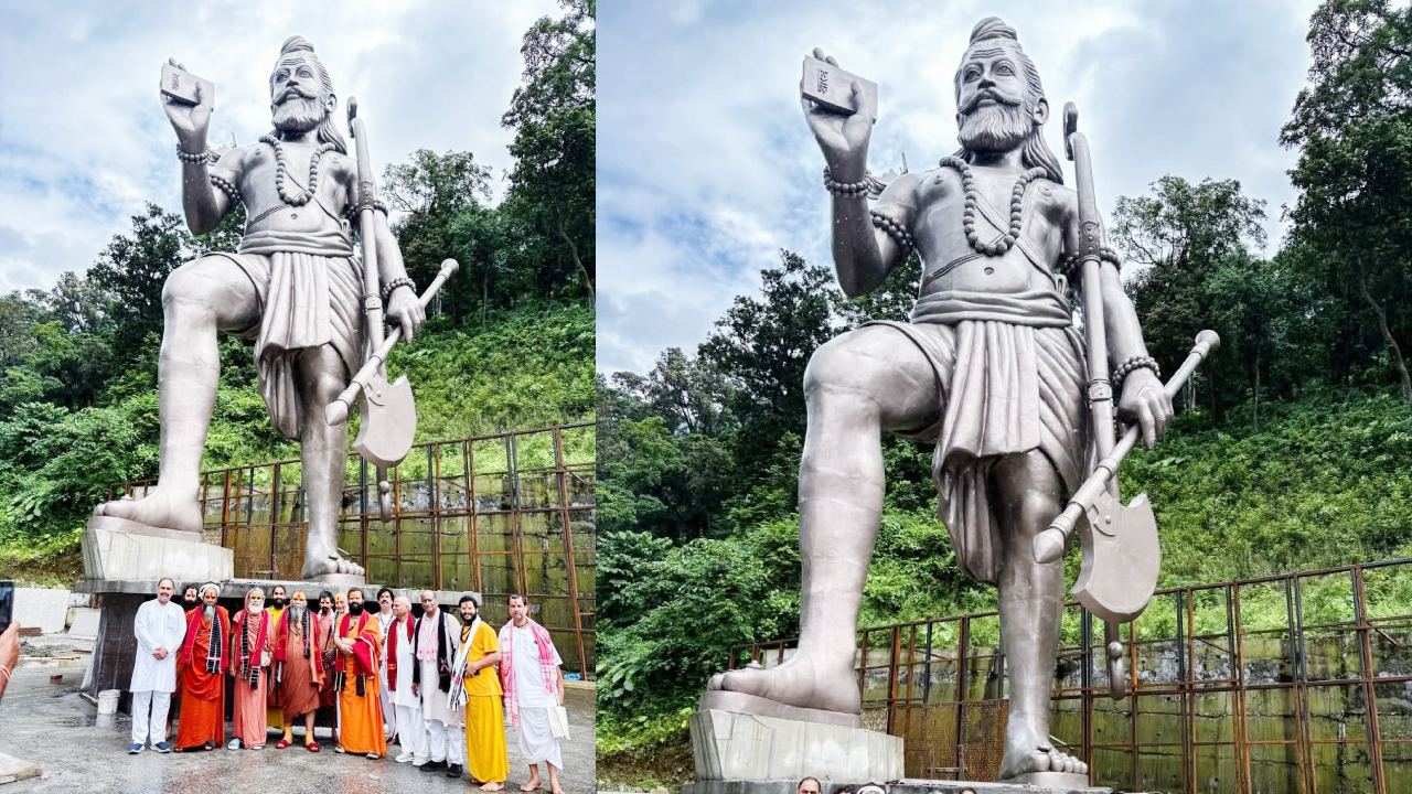 ​भगवान परशुराम की भव्य प्रतिमा देख भावुक हुए राजेंद्रदासजी महाराज