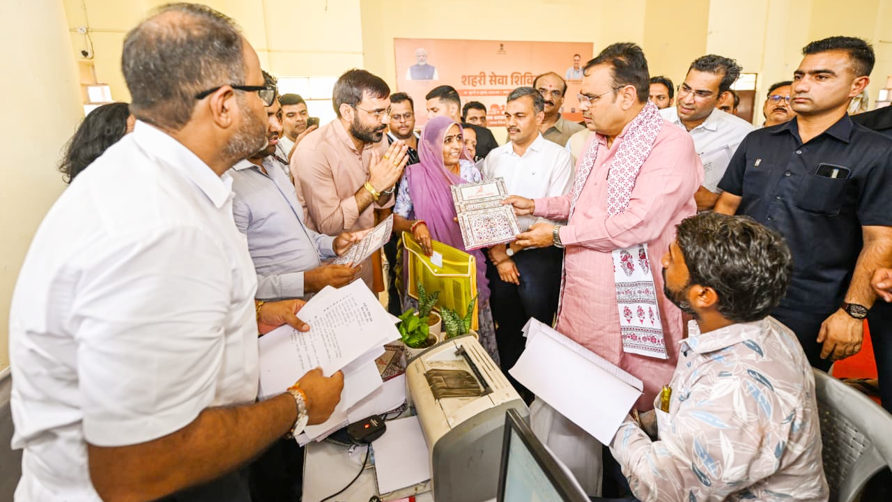 सांगानेर में CM भजनलाल का एक्शन मोड, शिविर में पहुंचकर जांची व्यवस्थाएं, अधिकारियों को दिए सख्त निर्देश