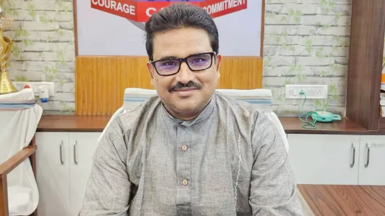 ​कोयला तस्करी जांच में ईडी का बड़ा एक्शन, पुलिस अधिकारी मनोरंजन मंडल हिरासत में