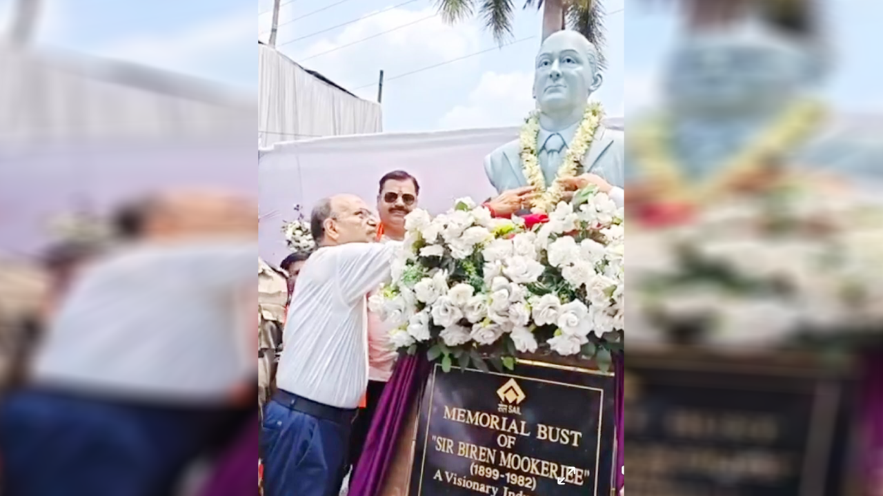 ​सर बीरेन मुखर्जी की प्रतिमा का अनावरण, कुल्टी ने अपने औद्योगिक नायक को किया नमन