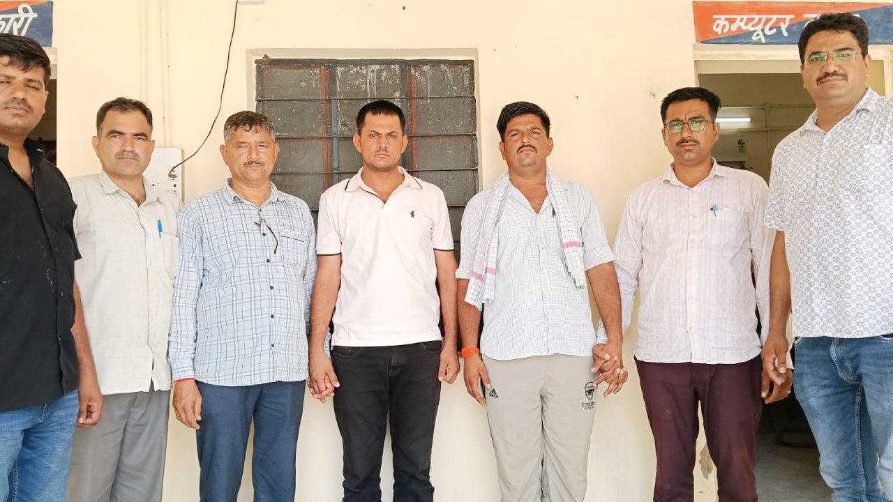 PhonePe से रिश्वत लेना पड़ा भारी: पॉली हाउस बिजली कनेक्शन के नाम पर 10 हजार रुपये लेते AVVNL टेक्नीशियन ACB के हत्थे चढ़ा