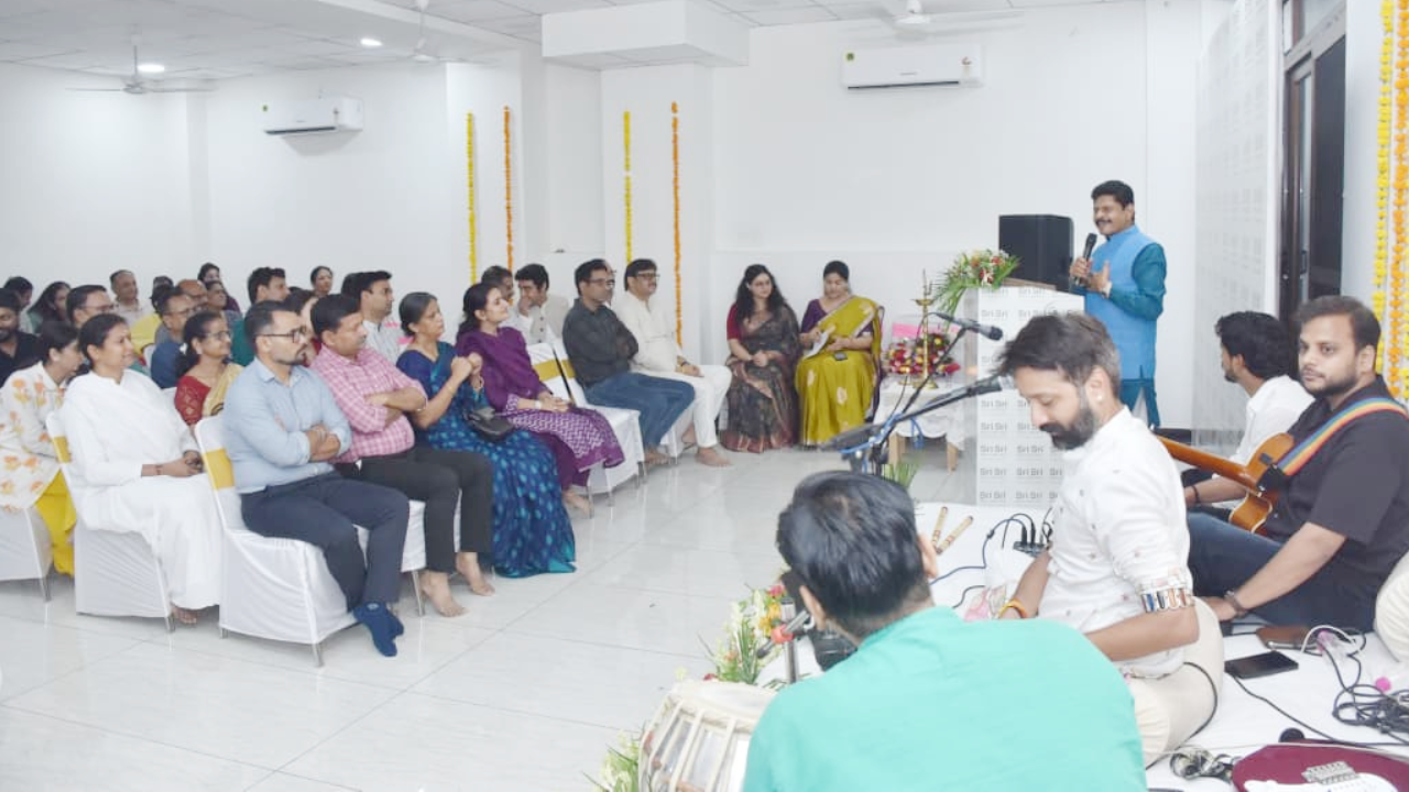 जयपुर में खुला राजस्थान का पहला 'श्रीश्री वेलबीइंग' आयुर्वेदिक सेंटर, MLA गोपाल शर्मा ने किया उद्घाटन