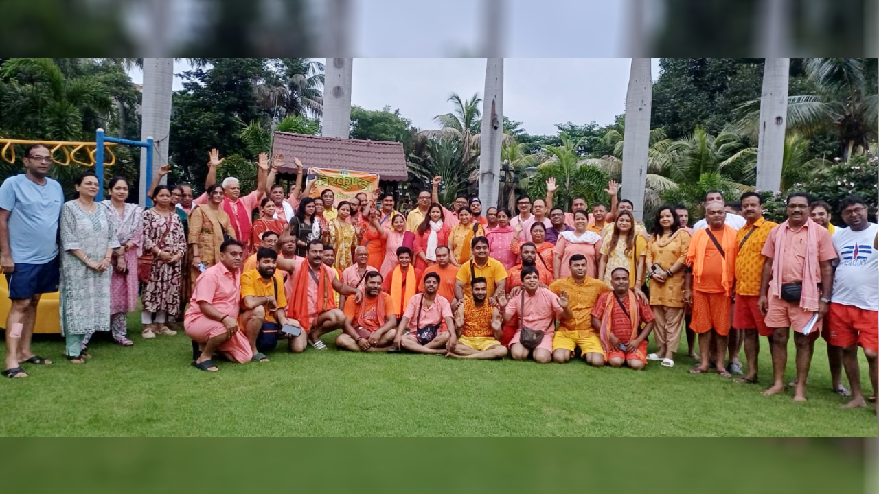 ​'बोल बम' के जयघोष से गूंजा चिरकुंडा, 46वें वार्षिक कांवड यात्रा दल में 71 शिवभक्त बाबा बैद्यनाथ धाम के लिए रवाना