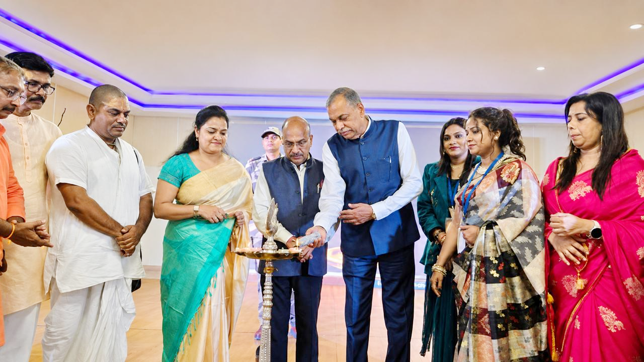 ​आसनसोल क्लब में 'नारी उत्कर्ष मेला' का भव्य आयोजन, महिला सशक्तिकरण का दिया संदेश