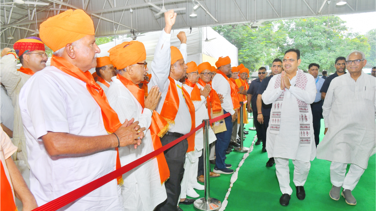 आपातकाल की तपस्या से बना राष्ट्रवाद का वटवृक्ष, लोकतंत्र सेनानियों के त्याग को नहीं भूलेंगे: भजनलाल शर्मा