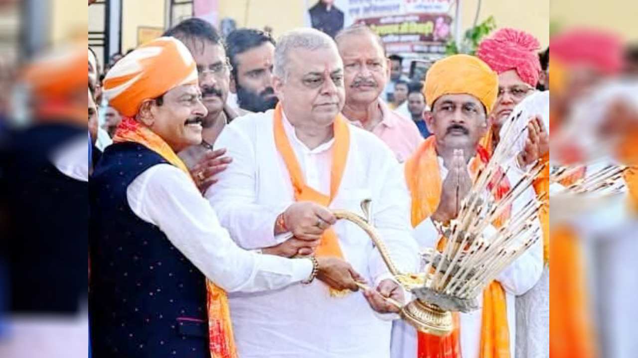  जयपुर से शिवाड़ तक गूंजा 'हर-हर गंगे', घुश्मेश्वर धाम में शिव सरोवर की 11वीं महाआरती में उमड़ा आस्था का महासैलाब