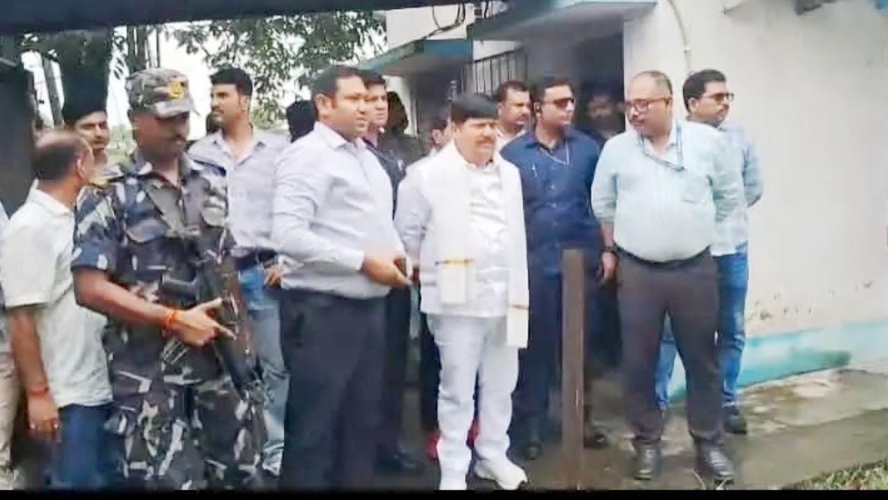 ​परिवहन मंत्री का औचक निरीक्षण, रामपुर चेकपोस्ट को ऑनलाइन करने का ऐलान