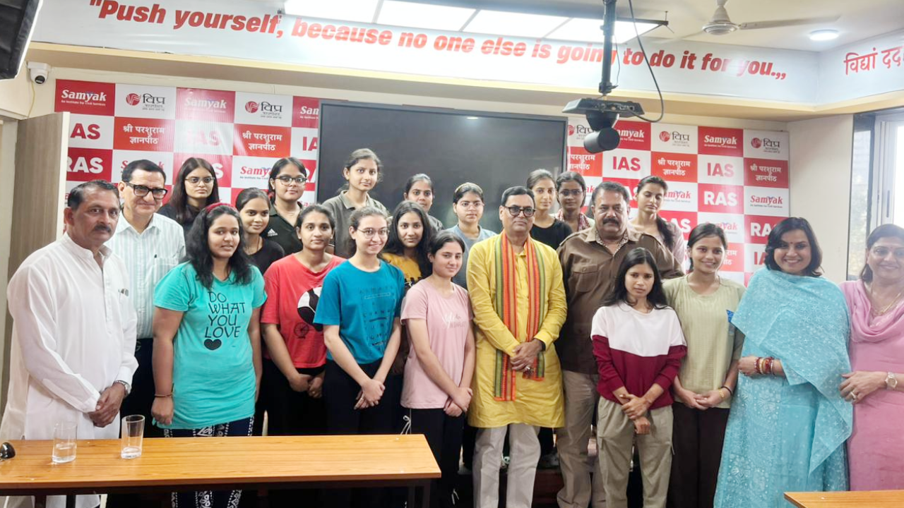 ​वेस्ट बंगाल विधायक सुरोलिया ने किया श्रीपरशुराम ज्ञानपीठ का अवलोकन