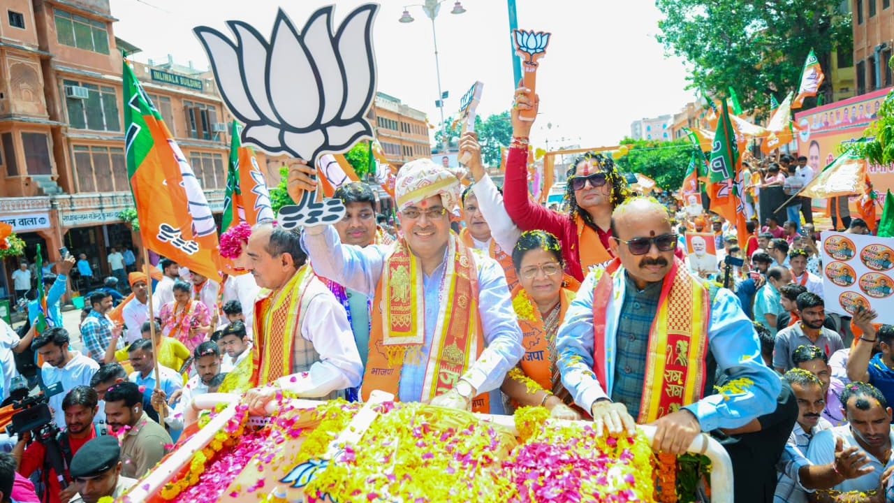 परकोटे में सीएम भजनलाल का प्रचंड रोड शो: 'वन स्टेट-वन इलेक्शन' से 'हिंदुत्व' तक कांग्रेस पर सीधा हमला