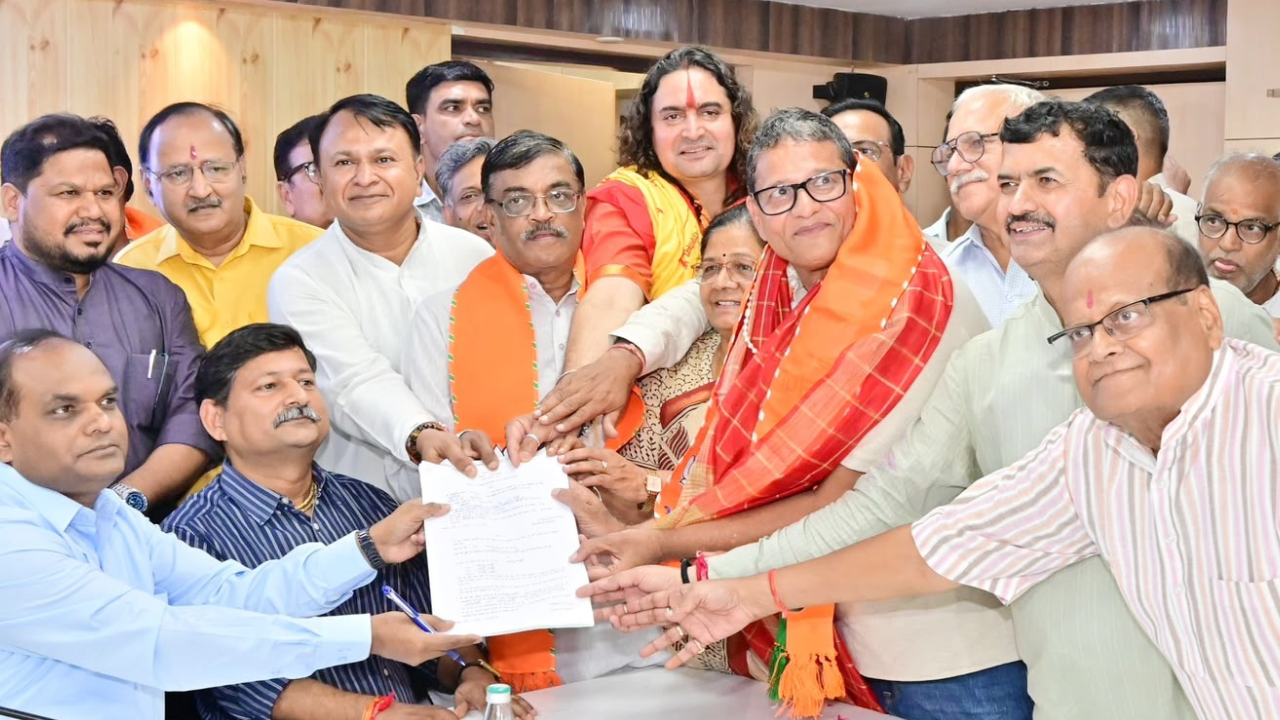 भाजपा ने जयपुर महापौर पद के लिए सुनील कोठारी को बनाया प्रत्याशी, भरा नामांकन