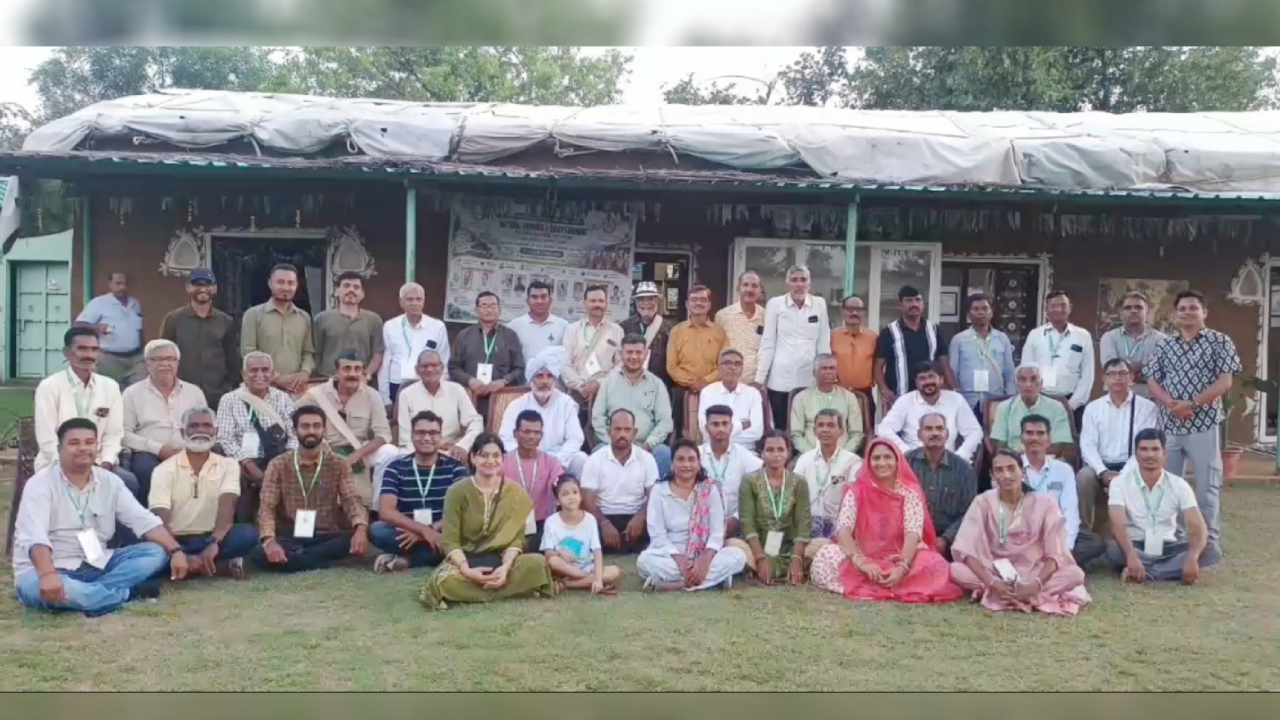 केमिकल और महंगी लागत पर करारा प्रहार, जयपुर से उठी प्राकृतिक खेती की लहर, अब 50 ट्रेनर बदलेंगे किसानों की तकदीर